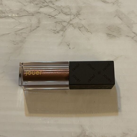 Jouer Cosmetics Paris Lights Eye Paint Liquid Eyeshadow in desir metallic plum - Picture 4 of 6